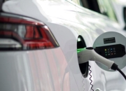 宝马与奔驰联手，在中国设合资公司运营超级充电网络