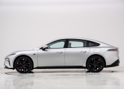 东风奕派eπ007上市售15.96万起 还可选装剪刀门