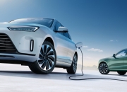 从高保值到高贬值，特斯拉仍任性涨价