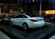 现代汽车将在韩国销售中国产索塔纳出租车