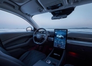 福特开发新型电动车门 车主接近即可自动开启