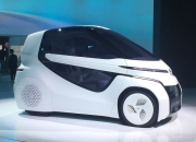 定位双座电动车 Microlino Lite首发亮相