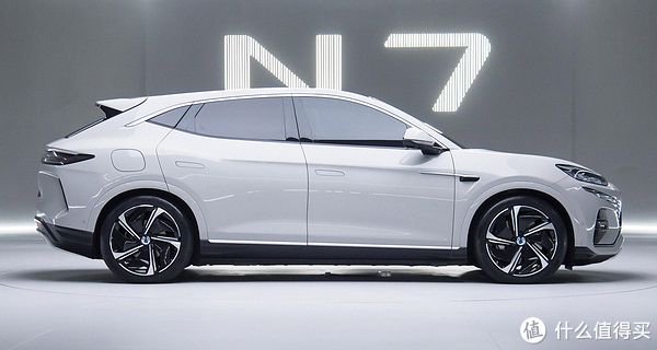 全新腾势N7登场，“枪口”对准特斯拉 Model Y